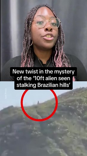 The mystery of the wandering Brazilian alien might have finally been solved. Earlier this week, footage of what appears to be a 10 ft tall ‘alien’ roaming a hillside in Brazil took over the internet. The video had everyone chiming in, with even Peter Crouch joking that it was him and his family on holiday. But it turns out the truth could be something a little closer to home. #aliens #alientok #ufospotting #alienspotting #alienspottings #fyp #brazil #petercrouch #tok #fyp #extratresstrials #extr