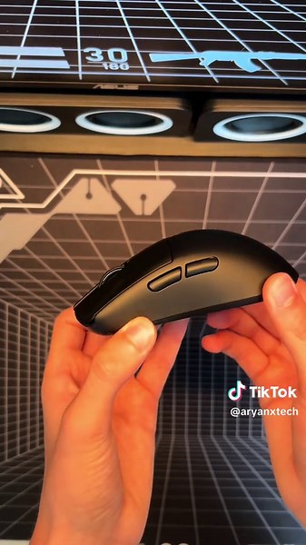 Unboxing the Hitscan Hyperlight Mouse for Gaming Setup