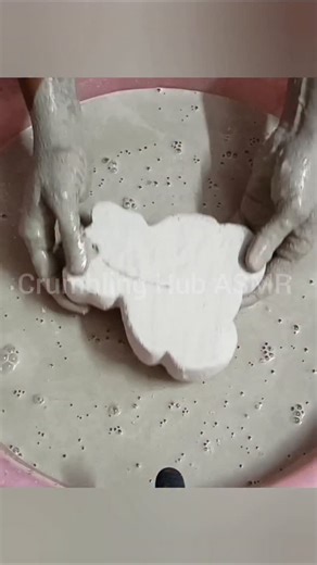 Crumbling Hub ASMR on Instagram: "Dipping Crumbling ASMR"