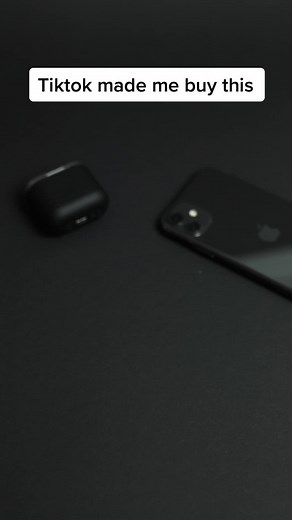 The Ultimate slim wallet 🔥📼 #slimwallet #wallet #gadget #musthaves #minimalist #allblack #carbonfiber #tiktokmademebuyit #amazonfinds #amazonmusthaves #everydaycarry #fyp