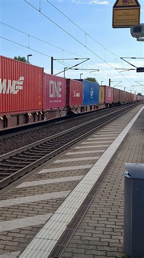 BR 388 TRAXX 3 CD Cargo mit Container #train #Zug #Güterzug #trainspotting