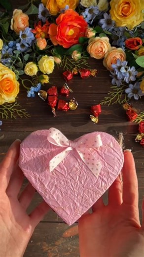 Crafting With Paper on Instagram: "Diy chocolate box 🍫 #viral #reels #explore #giftideas #chocolate #heart #girly #valentine #CraftingFun #creative #craftyourself #craftideas #trending #trend #pink #followback #craft #reelitfeelit✨ #reelkarofeelkaro #choco #love #fyp #smile #cute #explore #explorepage✨"