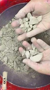 Pebbles play 🤤💚