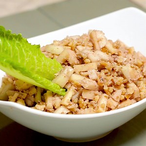 Traditional Passover Charoset. Super simple and perfect for your Passover Seder! FULL RECIPE: http://chabad.org/2742171?sc=fb | Chabad.org