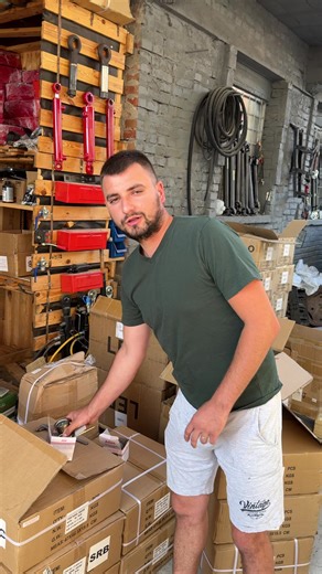 Agrostar: Najnoviji Traktori i Poljoprivredna Opremа