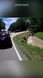 Biker Wrecks After Car Brakes Unexpectedly #bikerchick #rider #electricbike #superbike #ebike #streetbike #bikeride #dirtbike #bikelife | Kaos Riders