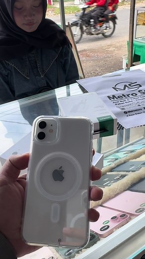 Sell Out: iPhone 11 128GB in Banyuwangi