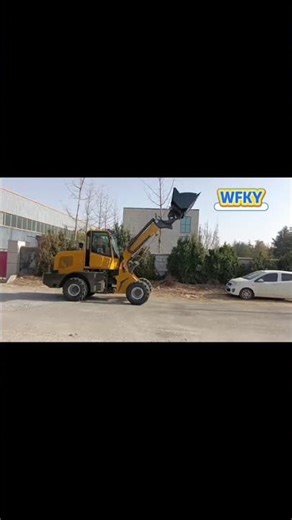 Telehandler 2000 in action#Telehandler #HeavyEquipment #ConstructionGear #MachineOperation