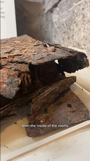 Uncovering the stories of Edinburgh’s underground vaults 🕯🚪🗝