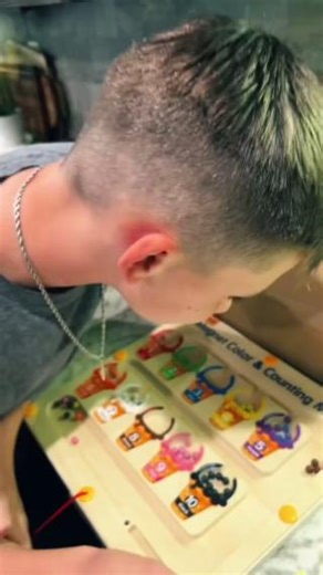 Games with colors can be quite tough when you're color blind. Have you ever had issues like Southern's? 🌈 Thanks for sharing Lacey! Want to find out more about the hidden challenges of color blindness in education? Read our blog https://enchroma.com/blogs/beyond-color/unveiling-the-hidden-challenges-of-color-blindness-in-education #colorforall #enchromaglasses #enchroma #accessibility #daltonico #farbenblind #daltonien #colorblind #colorblindglasses #colorblindness #InclusiveGaming | EnChroma