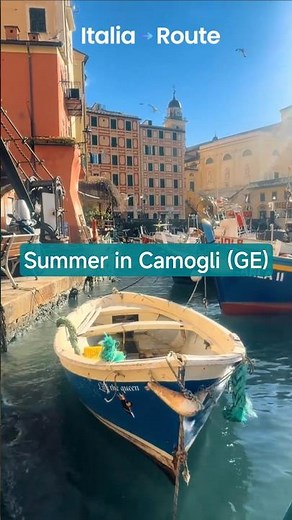 CAMOGLI AND THOUSANDS OF LIGHTS LEFT TO THE WAVES