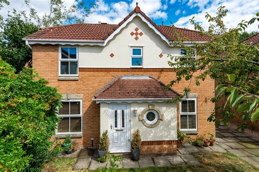 Detached family home offering three reception rooms, a modern kitchen/diner and four bedrooms
