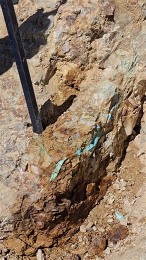 🎉🎉🎉 Digging ⚒️ out a vein of incredibly beautiful Royston Turquoise from Nevada Wait 👀 till you see what John does with a few of these pieces! ❤️ #thekeadys #thefamilythatminestogether #rockchucknevada #therockchuck #smallbusinessbigdreams #nevada #rockshop #royston #turquoise #roystonturquoise #jewelry #cabochon #blue #rock #stone #gemstone #fypシ #fyp #viral #foryou #follow #pov #fypviral #geology #rockhound #digger #skyblue #TurquoiseJewelry #turquoisetuesday #turquoisecabs | Chelsea Keady