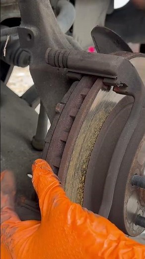 1995-2001 Ford Explorer Front Brake Pads and Rotors Replacement ‪@ElmoMotorWorks‬