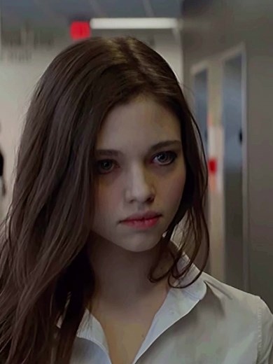 Мария: Ужасающая красота в фильме Look Away