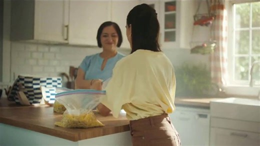 Ziploc TV Spot, 'Freezer Advantage'