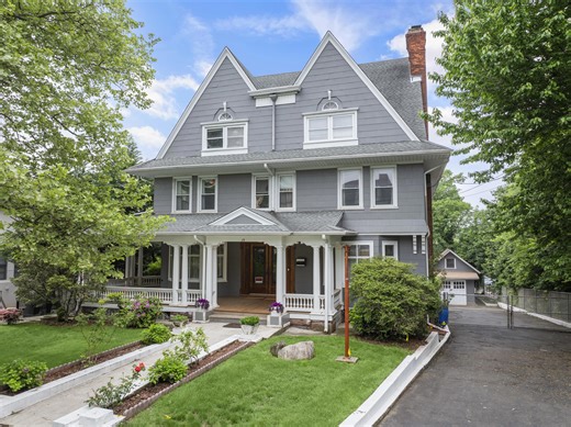 This 1925 North Jersey home featured on Zillow Gone Wild. Check it out