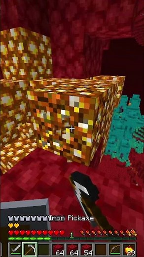 HOW TO MAKE SPECTRAL ARROWS IN MINECRAFT #minecraftshorts #funfacts #minecrafttutorial