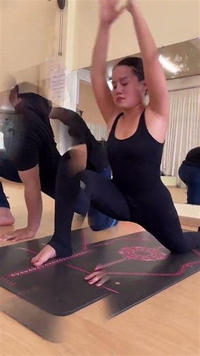 Hanumanasana Split Tutorial | Improve Flexibility Fast #shorts