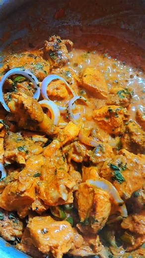 anugraphy on Instagram: "ముగలై బర్రా చికెన్ 👑🔥 – స్మోకీ ఫ్లేవర్, రాయల రుచి! 😋🍗 రాయల టచ్‌తో ముగలై ఫ్లేవర్ ✨. పెరుగు, క్ఘుమఘుమలాడే మసాలాలు కలిపి గ్రిల్ చేసినప్పుడు వచ్చే స్మోకీ రుచి నిజంగా సూపర్! 👑🔥 Royal aroma, tender texture, and rich Mughlai spices — the perfect treat for every chicken lover! 🍗✨ #MughalsBarraChicken #RoyalFlavours #TeluguFoodReel #AhaEmiRuchi #ChickenReel #FoodieTelugu #HyderabadiTaste #GrilledChicken #DesiFoodie #TeluguCooking #HomeChefReel #ChickenLove #TandooriVibes #