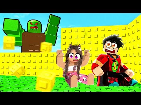 WE BUILT A CASTLE WITH AYBÜKE! ZOMBIES ATTACKED - Roblox Build ur Base