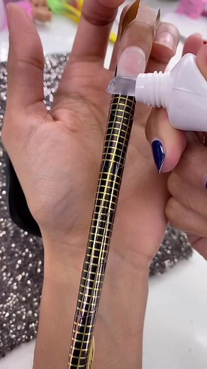 One Satisfying Extra Long Nail 🤤💅🏽 #nails #nailtutorial #acrylicnails #beautyhacks