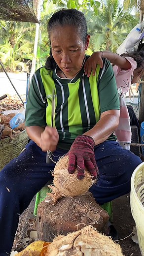 Coconut Meat Extraction Process: Easy Steps for Making Coconut Milk