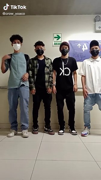 Synchronized Salsa Dance Routine Performance