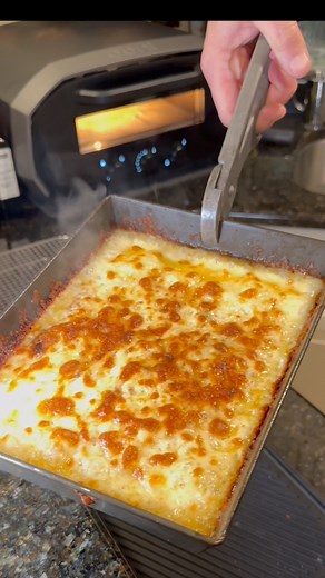 Fresh and Hot Detroit Red Top. #Detroitstyle #pizza #hot #fresh #yum #delicous | Jimmyhank Pizza