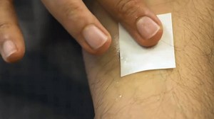 These electronic temporary tattoos could let you wear devices on your skin: http://bit.ly/2u9xxwE | Hackster.io
