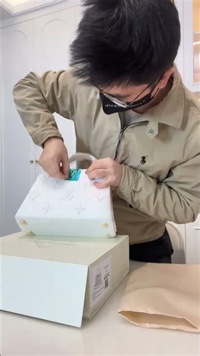 What ladies are wearing on summer #summerfashion #summer #usashorts #viralvideo #womenwear c:c Mr P.