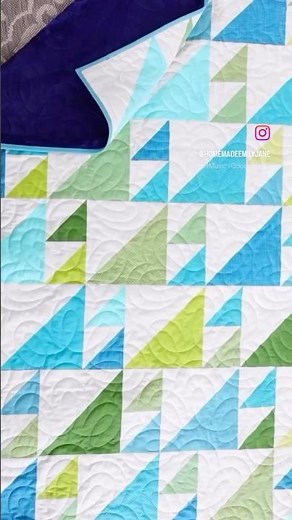 Half square triangle quilt patterns & HST quilt block tutorials #quiltingtutorial #quiltpattern