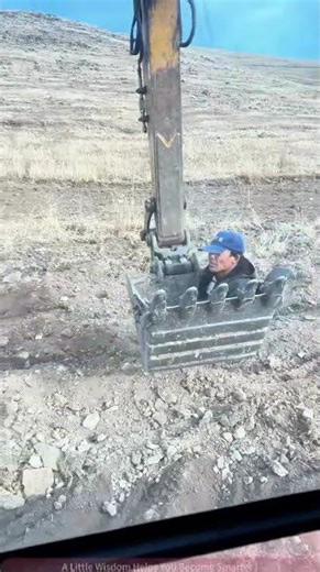 Excavator Bucket Swing Ride: Fun Times on the Construction Site!