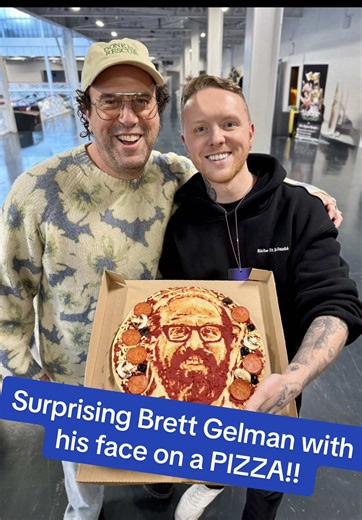 Brett Gelman's Portrait on Pizza Surprise! 🍕