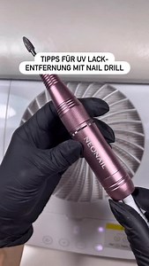 Tipps zum Entfernen des UV Lacks ✨⁠ ⁠ Wir zeigen, wie UV Lack sicher und präzise mit dem Nail Drill entfernt wird – für eine glatte Nageloberfläche und optimal vorbereitete Nägel für das nächste Design. 💅✨⁠ ⁠ 👉 Saubere Nägel = perfektes Ergebnis!⁠ ⁠ #neonaildeutschland #uvnagellack #naildrill #nagelfräser #nailtrends #nailcare #nageltipps #schönenägel #beautynails | NEONAIL Deutschland