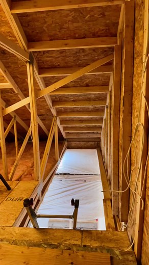 Un autre deuxièmes étage de garage 🔨👌🏼 un garage que nous avons construit #fyp #charpentier #2023