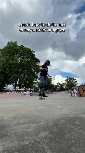 Got shown how to do tic tacs today at the skatepark! Does this count as learning a trick ?😂#sk8 #skateboading #skate