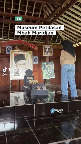 Tempat bersejarah yang jadi saksi keganasan gunung merapi, ini adalah tempat dimana Mbah Marijan ditemukan seadang dalam keadaan sujud, yang kini jadi Museum Petilasan Mbah Maridjan. Bisa kita saksiakn disini betapa ganasnya efek dari erupsi Gunung Merapi saat itu, beberapa benda yang ditemukan di pajang disini.