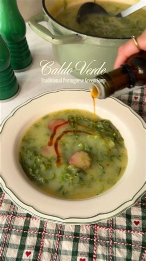How to Make Caldo Verde - Traditional Portuguese Green Soup 🥬🥔💚
