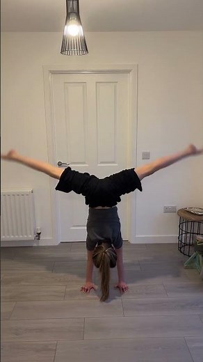 Trying China dance trend in handstand #handstandchallenge #shorts #dance #dancetrend #handstandtrend