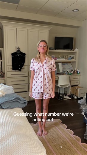 Someone come hangout with us | acting out a number game