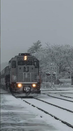 The Snowy Arrival of NJ Transit Train 4100 at Rutherford Station #train #railfan #njtransit