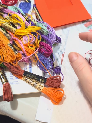 Organizing my cross stitch supplies is not easy for me, but such a necessary evil 😁. I know I'm 24 hours max 17 threads and 3 cross stitch projects will occupy my work place...I only do it under the extreme imperative of having to check which colours I need to order...ughh. . #crossstitch #slowstitching #crossstitchpattern #adhdfunfacts #smilexstitch