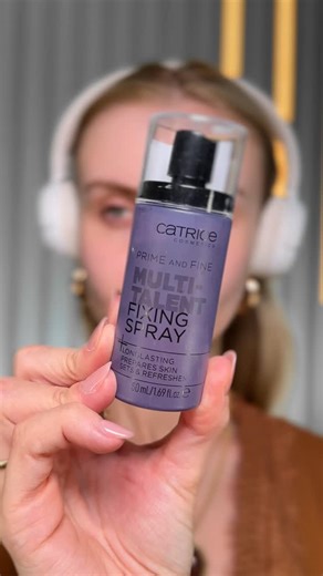 Samara Duarte | Maquiadora e penteadista on Instagram: "Preparação de pele completa! ✨ Todos os produtos usados são da @catrice.cosmetics.brasil :) Multi Talent Fixing Spray Liquid Luminizer Face Drops Under Eye Brightener HD Liquid Coverage Foundation Blush Affair Sun Lover Glow Bronzing Powder More Than Glow Highligher Soft Blur Matte Setting Powder #maquiagem #tutorialdemaquiagem #preparaçãodepele"