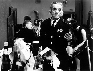 Hoří, má panenko (1967) | Recenze - Uživatelské | ČSFD.cz