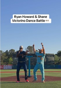 List of things we never thought we’d see: this #indianapolisclowns #locobeachcoconuts #phillies #mlb #dance