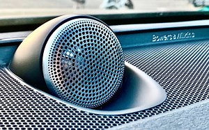 吕方《朋友别哭》沃尔沃-S90宝华B&W-后座模式