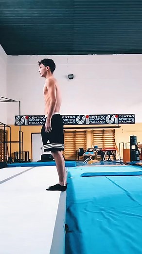 🚩BACKFLIP🚩 Who wants a tutorial #backflip #tricking #foryou #perte | Jordan Knight