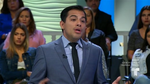 Ramiro y Carlos iniciaron una relación sentimental en Atlanta Ramiro trabaja en una organización llamada "Limpiando escombros" la cual denuncia a indocumentados en Estados Unidos, pero según él no a cualquiera, así que niega que delató a Carlos, el novio de Valeria. | Caso Cerrado - Telemundo