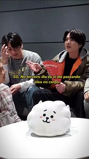 Os Meninos provocando o JK, e o JK provocando o ARMY com essa história de desabotoar tudo 😳🆘 #jeonjungkook #jungkook #jk #jungkookssi #전정국 #jungkooklive #bts #btslive #btsfunnymoment #btsfunny #btsfun #방탄소년단 #kimseokjinbr_ #foryou #foryoupage #fyp #fy